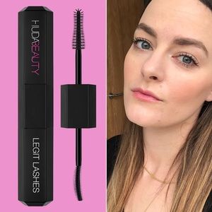 Huda beauty light lashes mascara